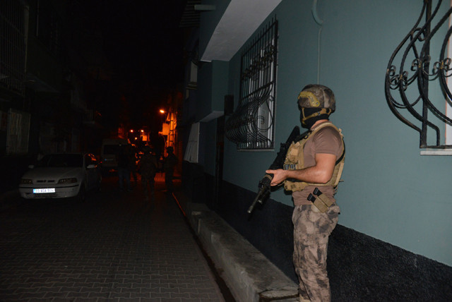 Adana'da 7 adrese eş zamanlı DEAŞ operasyonu: Çok sayıda gözaltı - Resim: 0
