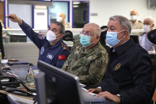 PKK inlerine 20'den fazla uçak bomba yağdırdı! 28 hedef imha edildi - Resim: 0