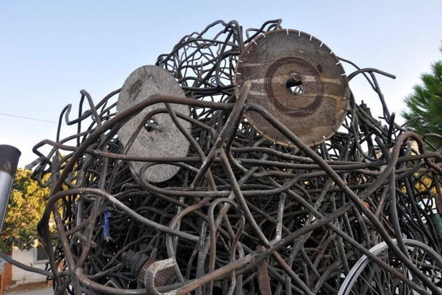 Datça Belediye Başkanı Gürsel Uçar heykel açılışında esnaf eksik olunca tarihi erteledi - Resim: 1