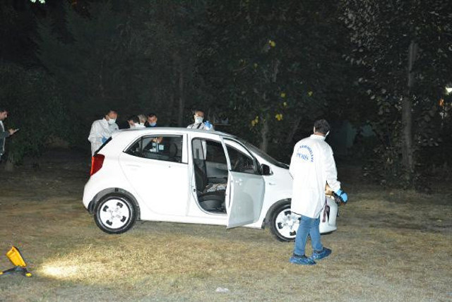 İstanbul Kağıthane'de bekçi kız arkadaşına otomobil içinde kurşun yağdırdı! - Resim: 0