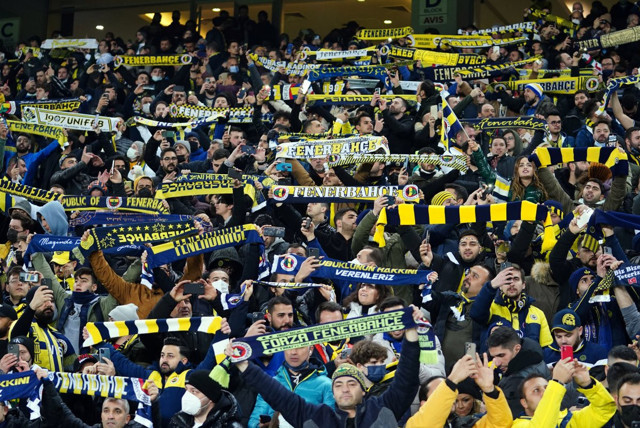 Fenerbahçe taraftarından Ali Koç'a istifa çağrısı - Resim: 0