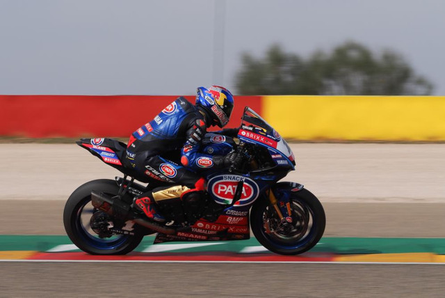 Toprak Razgatlıoğlu İngiltere’de tarihe geçti - Resim: 0