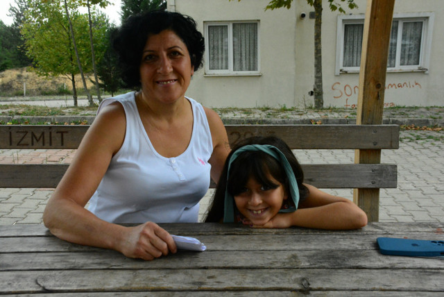 Hayallerine icra geldi! 'Çocuğunu oyuncu yapacağız' diye senet imzalatıp icra gönderdiler - Resim: 1