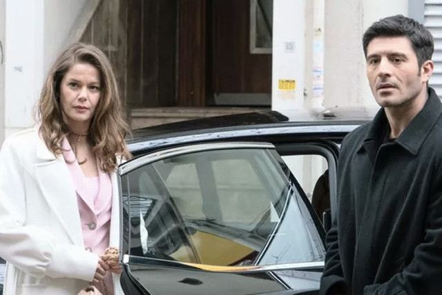 Camdaki Kız'da sinsi Selen fena köşeye sıkışacak! Diziye öyle biri geliyor ki kirli çamaşırları dökülecek - Resim: 0