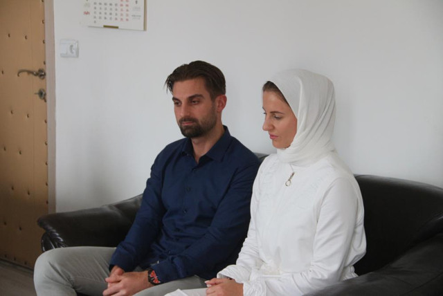 Müftünün oğluyla evlenen Macar gelin İslamiyet'i seçti: Yeniden doğmuş gibiyim - Resim: 0