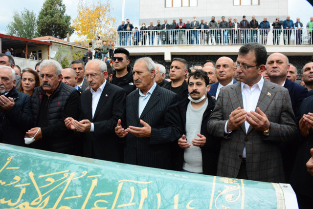 Kemal Kılıçdaroğlu’nun kardeşi Celal Kılıçdaroğlu son yolculuğuna uğurlandı - Resim: 0
