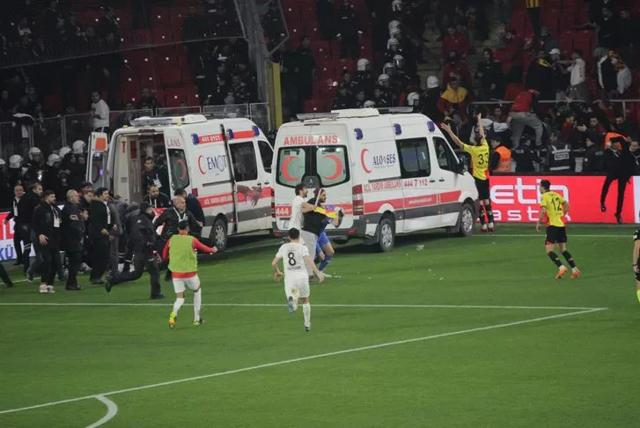 TFF resmen açıkladı! Olaylı Göztepe Altay maçının faturası belli oldu - Resim: 7