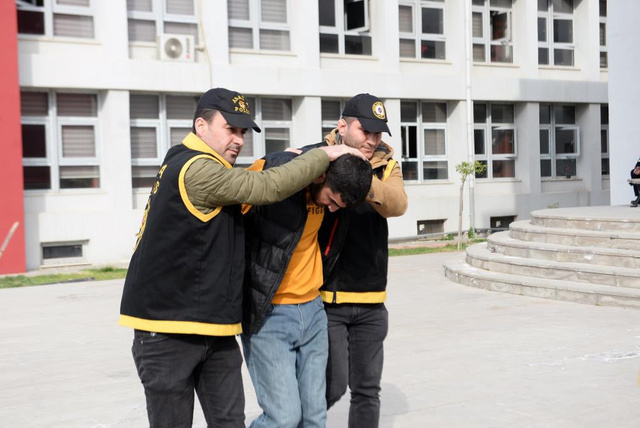 Ev değil cephanelik! Adana'da polis baskınında ele geçirilenler şoke etti - Resim: 5