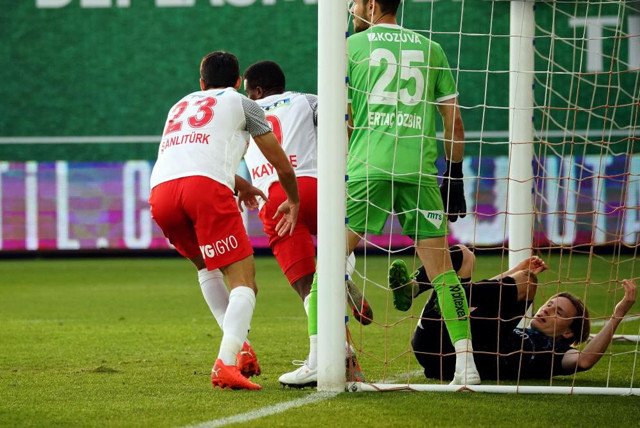 Kayode 90'da attı, Ümraniyespor 4 maç sonra puanla tanıştı - Resim: 1