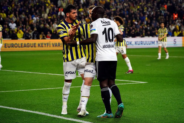 Dev derbiye Redmond damga vurdu! Kadıköy'de 10 kişi kalan Beşiktaş, Fenerbahçe'yi dağıttı! - Resim: 6