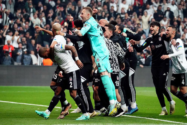 Beşiktaş Galatasaray'ı geriden gelerek devirdi! Aslan zirve yarışında yara aldı... - Resim: 2