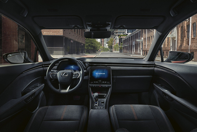 Lexus'un yeni B SUV modeli LBX tanıtıldı - Resim: 2