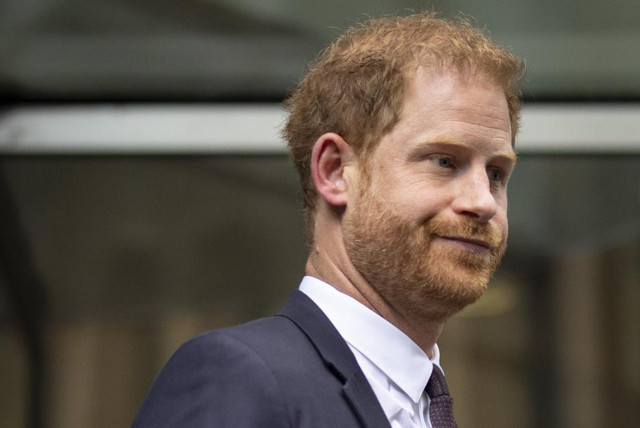 İngiltere Kraliyet ailesinde 130 yıl sonra bir ilk: Prens Harry hakim karşısında! - Resim: 4