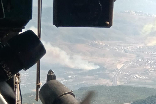 İzmir'de korkutan orman yangını! Havadan ve karadan müdahale edildi, kontrol altına alındı! - Resim: 1