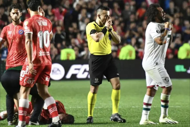 İnsanlık dışı faul... Marcelo rakibinin ayağını kırdı! Oyundan atıldı, ağlayarak özür diledi - Resim: 3