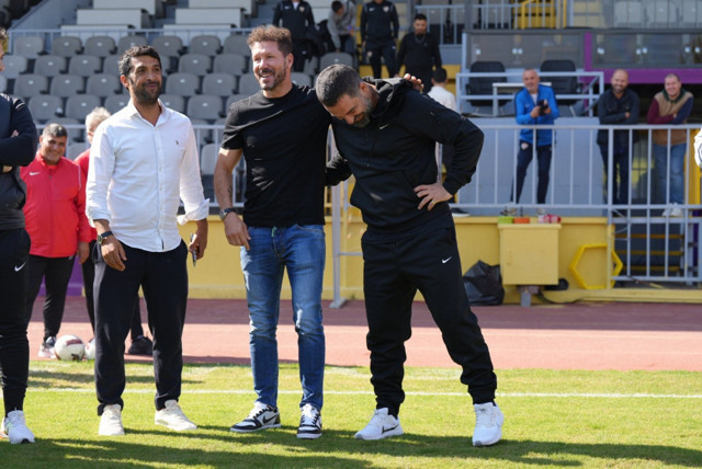 Diego Simeone, eski öğrencisi Arda Turan'ın çalıştırdığı Eyüpspor'u ziyaret etti - Resim: 2