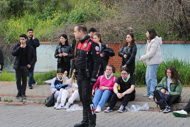 Aydın'da yolcu minibüsü devrildi: 28 yaralı - Resim: 0