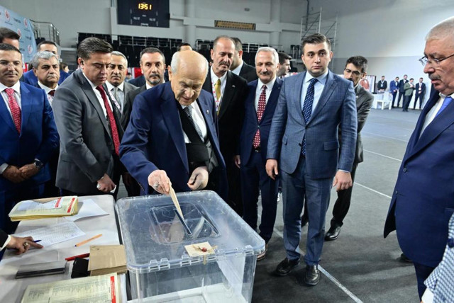 MHP'de 11'inci kez Devlet Bahçeli dönemi! Oyların tamamını aldı - Resim: 0