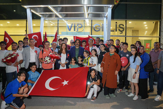 Paris 2024 Olimpiyatları'nın en karizmatik atıcısı Ankara'ya geldi - Resim: 0