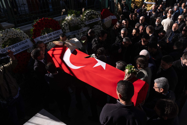 Yazar Selim İleri son yolculuğuna uğurlandı - Resim: 1
