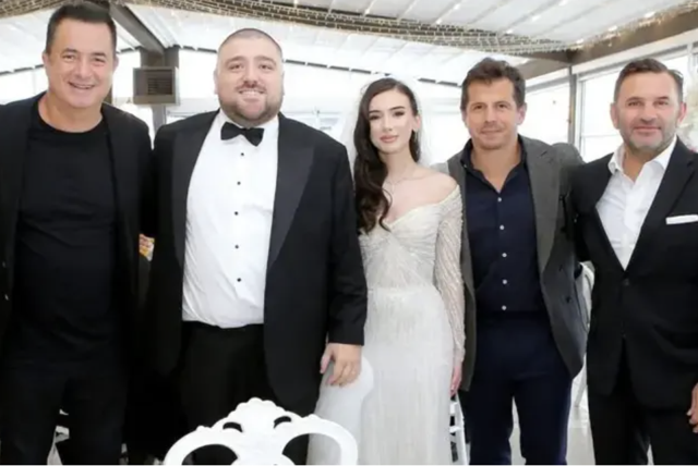 Fenomen Hasan Arda Kaşıkçı evledi! Düğüne katılan o isimler taraftarı karıştırdı - Resim: 0