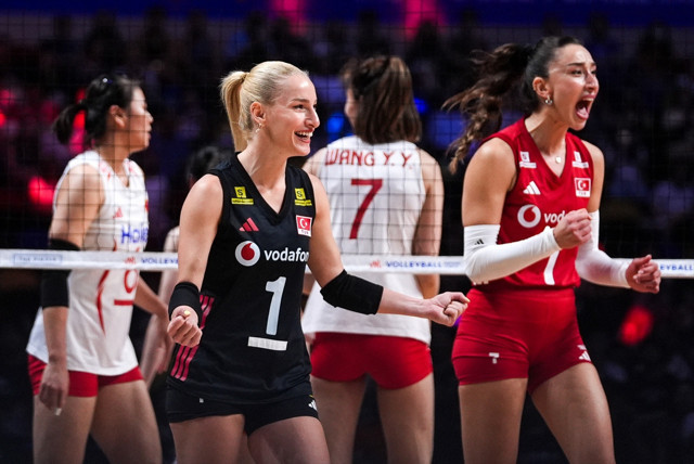 Filenin Sultanları final için sahada! Türkiye-Çin yarı final maçı canlı anlatım - Resim: 0