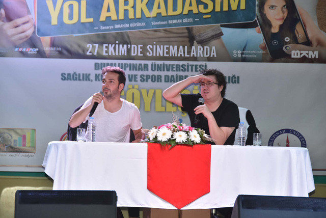 "Hiç aynı kıza aşık oldunuz mu?" sorusuna öyle bir cevap verdi ki! - Resim: 1