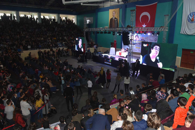 "Hiç aynı kıza aşık oldunuz mu?" sorusuna öyle bir cevap verdi ki! - Resim: 4