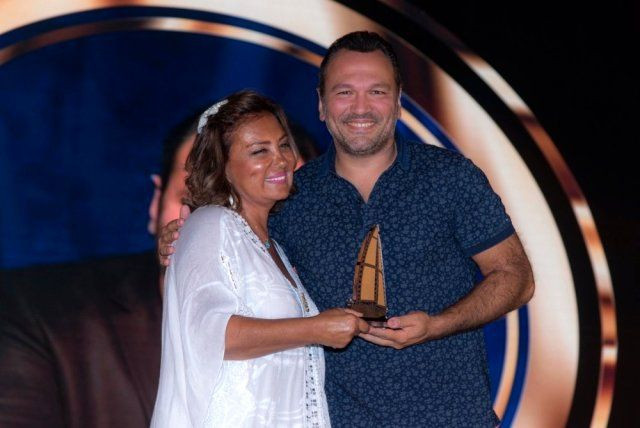 Ali Sunal gözyaşlarına boğuldu o anlar kameralara böyle yansıdı - Resim: 4