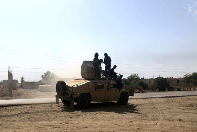 YPG'liler ABD'nin verdiği milyonluk araçları bırakıp kaçtı - Resim: 3