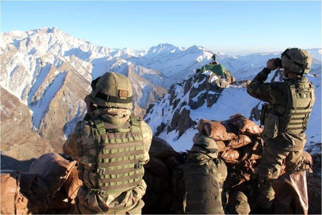 Hakurk'a yeni operasyon başlatıldı! Üs bölgesinde paramotor ele geçirildi - Resim: 2