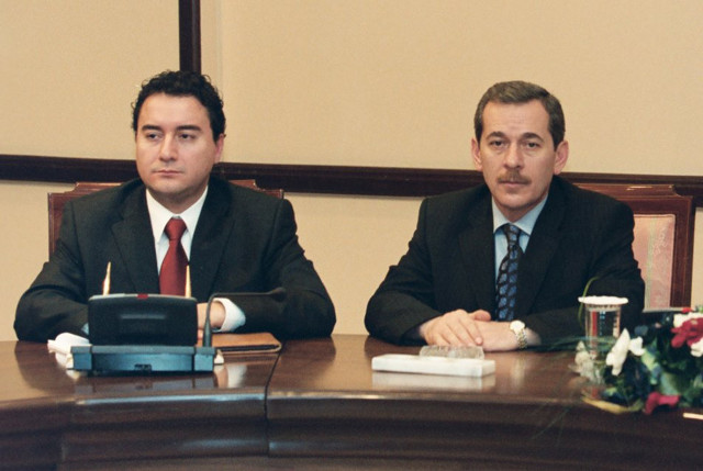 Abdüllatif Şener’den yeni parti kuracak Babacan ve Davutoğlu için ilginç yorum! Oldukça önemli - Resim: 0