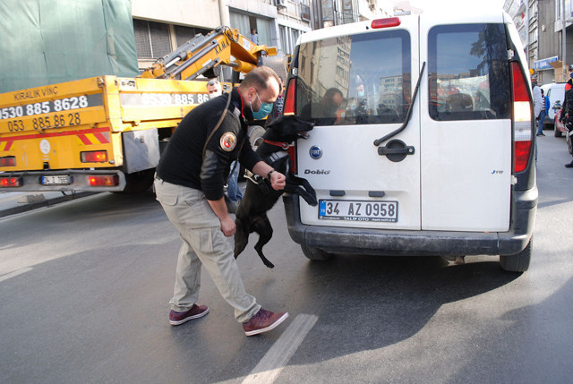İstanbul'da 'Yeditepe Huzur' asayiş uygulaması yapılıyor! Didik didik aranıyorlar - Resim: 1