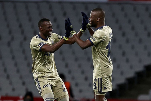 Fenerbahçe'de Gustavo ve Sosa polemiği! Tartışma alevleniyor - Resim: 1