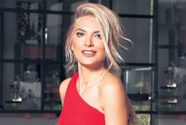 Meral Akşener günde 2.5 paket sigara içiyormuş! Sigarayı bıraktı 13 kilo verdi diyetisyeni bakın kimmiş! - Resim: 0