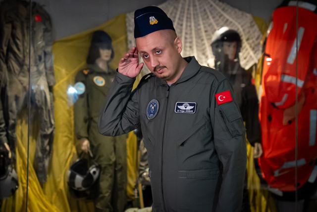 Milli Savunma Bakanlığı, engelli gencin pilotluk hayalini gerçekleştirdi - Resim: 0