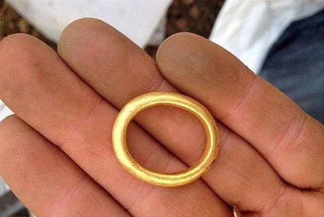 Bulduğu tarihi eserler zengi etti - Resim: 4