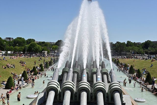 Eyfel kulesi tatil köyüne döndü! Renkli kareler - Resim: 4