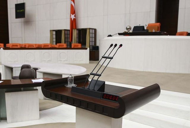 Meclis kürsüsü ortaya taşınıyor pusula ile oy kullanma tarihe karışıyor - Resim: 0