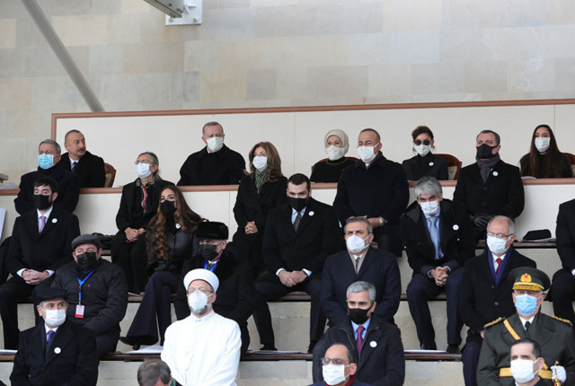 Azerbaycan Zafer Günü'nü kutladı! Erdoğan ve Aliyev'den dosta güven düşmana korku saldılar - Resim: 4