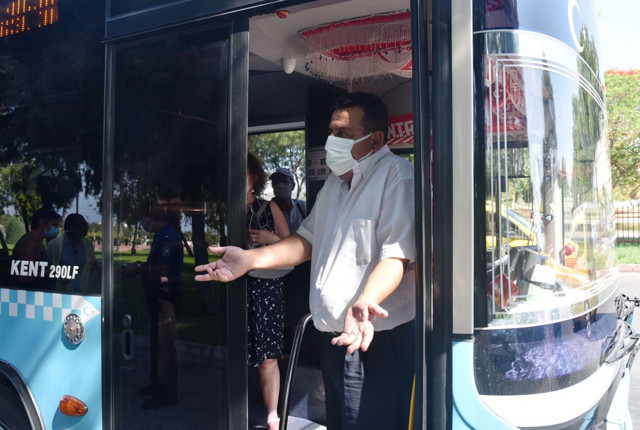 Şoför, Ukraynalı anne-kızın HES kodu olmamasını kabul etmedi devreye polis girdi - Resim: 0