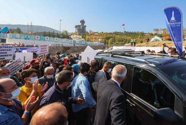 Kılıçdaroğlu İzmir Büyükşehir'i protesto edenlerle görüştü bu söylenecek kelime mi? - Resim: 0