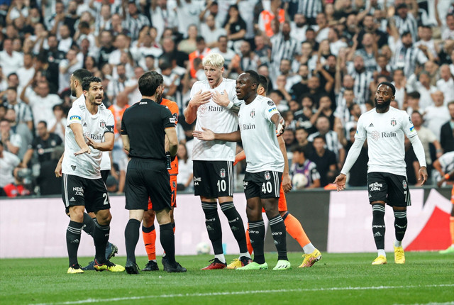 Başakşehir, Vodafone Park'ta Beşiktaş'ın yenilmezlik serisine son verdi - Resim: 2