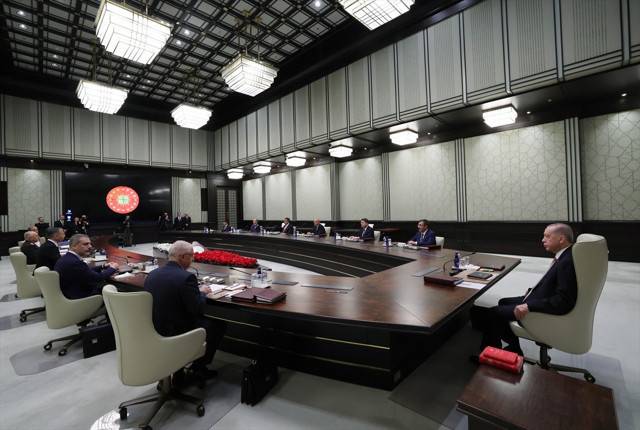 Cumhurbaşkanı Erdoğan başkanlığındaki YAŞ toplantısı sona erdi - Resim: 0