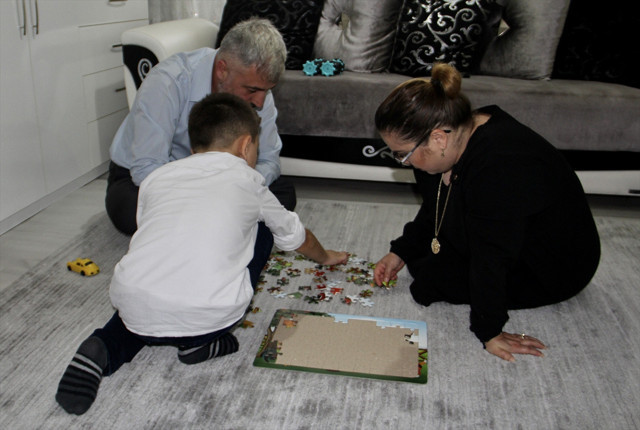 Deprem mağduru çocuklardan etkilenen çift korucuyu aile oldu - Resim: 2