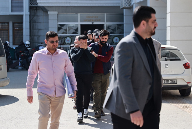 Mersin'de kuyumcudan 120 milyon liralık vurgun! 14 şüpheli gözaltına alındı - Resim: 2