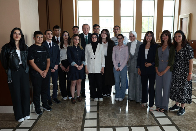 Cumhurbaşkanı Erdoğan: Biz bu coğrafyada ev sahibiyiz - Resim: 4