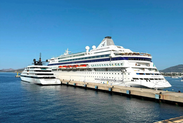 Bodrum şenlendi! 2 kruvaziyer ile 1012 turist geldi... - Resim: 1