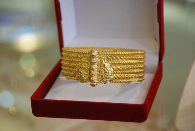 Otomobil fiyatı ile yarışan bilezik - Resim: 1