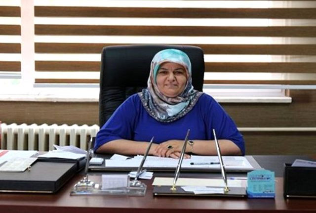 HDP'li Erciş Belediye Başkanı Yıldız Çetin'E terör suçlamasıyla gözaltı - Resim: 0